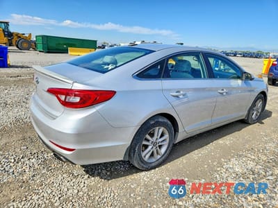 Trzecie zdjęcie samochodu z tyłu: 2016 HYUNDAI SONATA SE VIN:5NPE24AF9GH301518 - miniatura