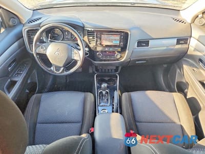 Zdjęcie 8 z 14 samochodu: 2017 MITSUBISHI OUTLANDER ES VIN:JA4AZ2A3XHZ030624 - miniatura