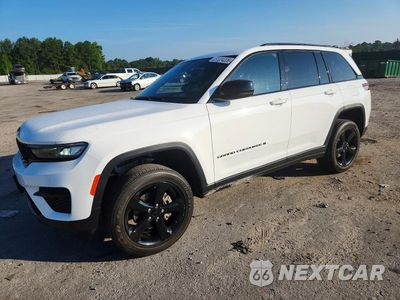 2023 JEEP GRAND CHEROKEE LAREDO 1C4RJHAG5PC561382 - główne zdjęcie licytacji z USA - miniatura