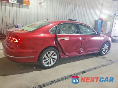 Trzecie zdjęcie samochodu z tyłu: 2018 VOLKSWAGEN PASSAT SE VIN:1VWBA7A30JC020561 - miniatura
