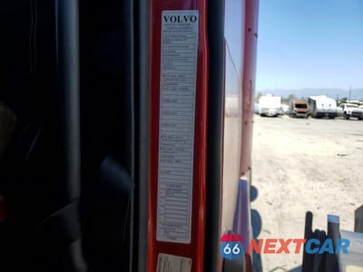Zdjęcie 13 z 14 samochodu: 2016 VOLVO VN VNL VIN:4V4NC9EH2GN963404 - miniatura