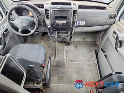 Zdjęcie 8 z 13 samochodu: 2011 MERCEDES-BENZ SPRINTER 2500 DELIVERY VAN VIN:WD3PE8CBXB5573581 - miniatura