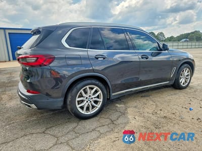 Trzecie zdjęcie samochodu z tyłu: 2021 BMW X5 XDRIVE45E VIN:5UXTA6C03M9G35774 - miniatura