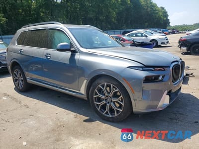 Czwarte zdjęcie samochodu z boku: 2025 BMW X7 XDRIVE40I VIN:5UX23EM00S9X66931 - miniatura