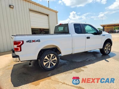 Trzecie zdjęcie samochodu z tyłu: 2020 FORD F150 SUPER CAB VIN:1FTFX1E50LKF44393 - miniatura