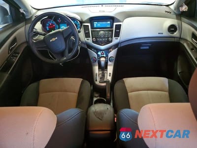 Zdjęcie 8 z 12 samochodu: 2011 CHEVROLET CRUZE LS VIN:1G1PC5SH0B7157648 - miniatura