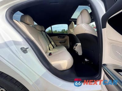 Zdjęcie 11 z 13 samochodu: 2023 MERCEDES-BENZ C 300 4MATIC VIN:W1KAF4HB3PR133203 - miniatura
