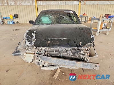 Piąte zdjęcie samochodu w środku: 2001 TOYOTA CAMRY LE VIN:4T1BG22K41U042823 - miniatura