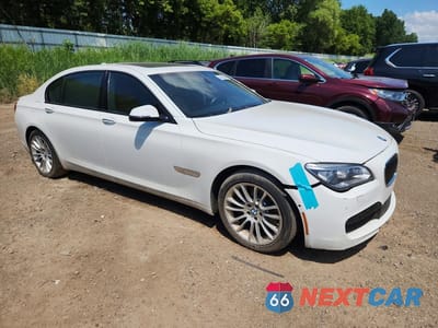 Czwarte zdjęcie samochodu z boku: 2015 BMW 750 LXI VIN:WBAYF8C52FD655167 - miniatura