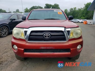 Piąte zdjęcie samochodu w środku: 2005 TOYOTA TACOMA ACCESS CAB VIN:5TEUU42NX5Z054032 - miniatura
