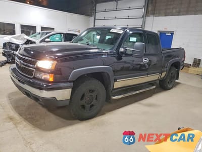 2006 CHEVROLET SILVERADO K1500 1GCEK19TX6Z173984 - główne zdjęcie licytacji z USA - miniatura