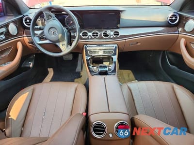 Zdjęcie 8 z 12 samochodu: 2017 MERCEDES-BENZ E 300 4MATIC VIN:WDDZF4KB2HA193517 - miniatura
