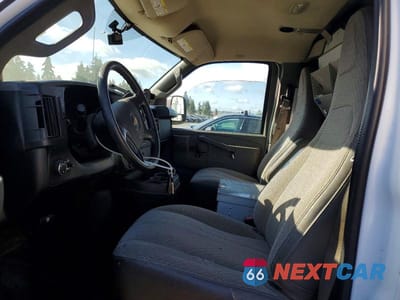 Zdjęcie 7 z 12 samochodu: 2016 CHEVROLET EXPRESS G3500 VIN:1GCZGGFF0G1191463 - miniatura