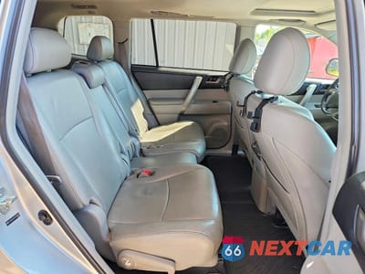 Zdjęcie 10 z 12 samochodu: 2013 TOYOTA HIGHLANDER SE VIN:5TDZK3EH7DS106384 - miniatura