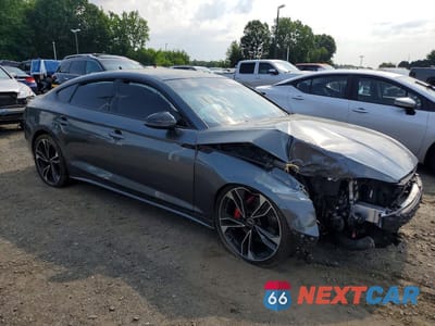 Czwarte zdjęcie samochodu z boku: 2023 AUDI S5 PREMIUM PLUS VIN:WAUC4CF59PA031190 - miniatura