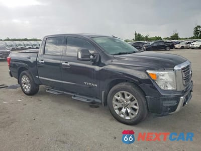 Czwarte zdjęcie samochodu z boku: 2021 NISSAN TITAN SV VIN:1N6AA1EF2MN530755 - miniatura