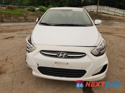 Piąte zdjęcie samochodu w środku: 2017 HYUNDAI ACCENT SE VIN:KMHCT4AE1HU345799 - miniatura