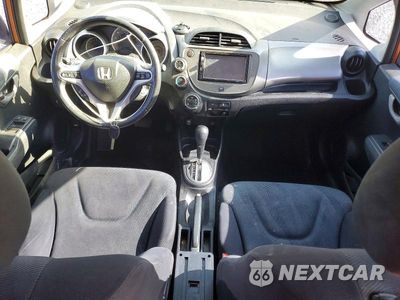 Zdjęcie 8 z 13 samochodu: 2011 HONDA FIT SPORT VIN:JHMGE8H67BC008300 - miniatura