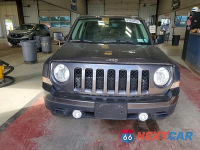 Piąte zdjęcie samochodu w środku: 2017 JEEP PATRIOT SPORT VIN:1C4NJRBB7HD135275 - miniatura