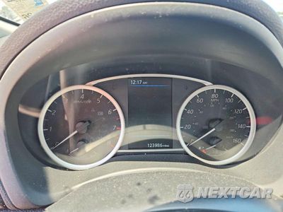 Zdjęcie 9 z 12 samochodu: 2019 NISSAN SENTRA S VIN:3N1AB7AP1KY228295 - miniatura
