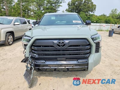 Piąte zdjęcie samochodu w środku: 2025 TOYOTA TUNDRA LIMITED HV VIN:5TFWC5DB4SX100848 - miniatura