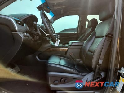 Zdjęcie 7 z 13 samochodu: 2019 CHEVROLET SUBURBAN K1500 LT VIN:1GNSKHKCXKR113663 - miniatura