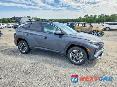 Czwarte zdjęcie samochodu z boku: 2025 HYUNDAI TUCSON SEL VIN:5NMJBCDE4SH480312 - miniatura