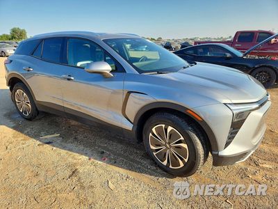 Czwarte zdjęcie samochodu z boku: 2025 CHEVROLET BLAZER LT VIN:3GNKDGRJ8SS115174 - miniatura