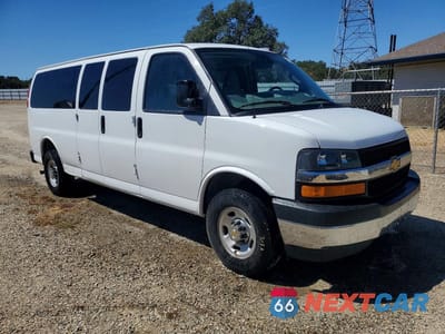 Czwarte zdjęcie samochodu z boku: 2025 CHEVROLET EXPRESS G3500 LT VIN:1GAZGPF70S1107779 - miniatura