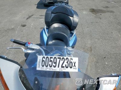 Piąte zdjęcie samochodu w środku: 2009 VICTORY MOTORCYCLES VISION TOURING VIN:5VPSD36D993004697 - miniatura