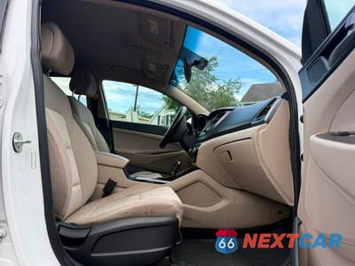 Zdjęcie 9 z 11 samochodu: 2017 HYUNDAI TUCSON SPORT VIN:KM8J3CA28HU295247 - miniatura