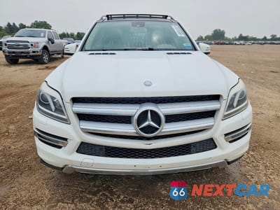 Piąte zdjęcie samochodu w środku: 2016 MERCEDES-BENZ GL 450 4MATIC VIN:4JGDF6EE6GA675598 - miniatura