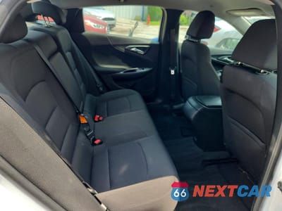 Zdjęcie 10 z 12 samochodu: 2018 CHEVROLET MALIBU LS VIN:1G1ZB5ST2JF176917 - miniatura