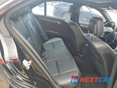 Zdjęcie 10 z 12 samochodu: 2010 MERCEDES-BENZ C 300 VIN:WDDGF5EB2AR103122 - miniatura