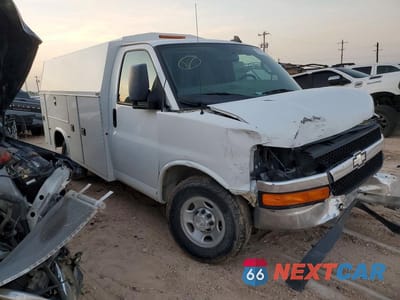 Czwarte zdjęcie samochodu z boku: 2017 CHEVROLET EXPRESS G3500 VIN:1GB0GRFG9H1103013 - miniatura