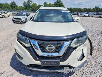 Piąte zdjęcie samochodu w środku: 2017 NISSAN ROGUE S VIN:5N1AT2MT3HC831252 - miniatura
