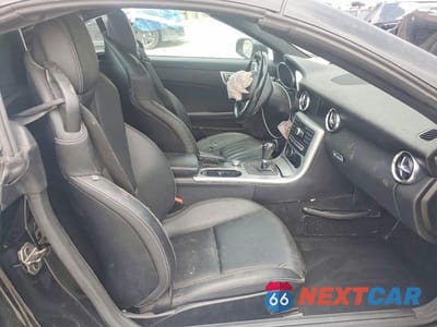 Zdjęcie 10 z 12 samochodu: 2014 MERCEDES-BENZ SLK 250 VIN:WDDPK4HA3EF084483 - miniatura