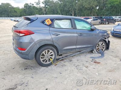 Trzecie zdjęcie samochodu z tyłu: 2017 HYUNDAI TUCSON SE VIN:KM8J23A49HU526306 - miniatura