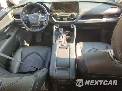 Zdjęcie 8 z 13 samochodu: 2024 TOYOTA GRAND HIGHLANDER VIN:5TDAAAB52RS006814 - miniatura