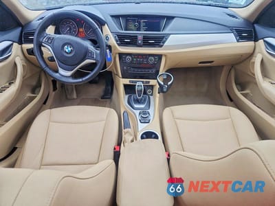 Zdjęcie 8 z 13 samochodu: 2015 BMW X1 XDRIVE28I VIN:WBAVL1C5XFVY34621 - miniatura