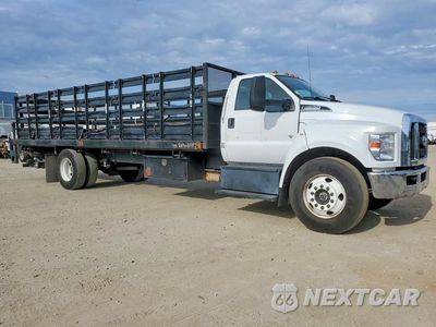 Czwarte zdjęcie samochodu z boku: 2022 FORD F650 SUPER DUTY VIN:1FDNF6AN6NDF05800 - miniatura