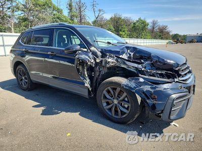 Czwarte zdjęcie samochodu z boku: 2023 VOLKSWAGEN TIGUAN SE VIN:3VVMB7AX2PM076327 - miniatura