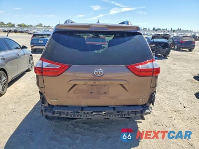 Zdjęcie 6 z 14 samochodu: 2018 TOYOTA SIENNA XLE PREMIUM 8-PASSENGER VIN:5TDYZ3DC3JS953170 - miniatura