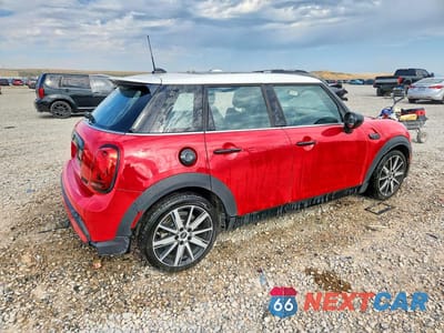 Trzecie zdjęcie samochodu z tyłu: 2023 MINI COOPER S VIN:WMW53DK04P2T62023 - miniatura