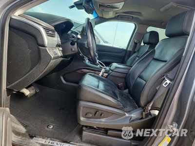 Zdjęcie 7 z 13 samochodu: 2019 CHEVROLET SUBURBAN C1500 LT VIN:1GNSCHKC9KR359830 - miniatura