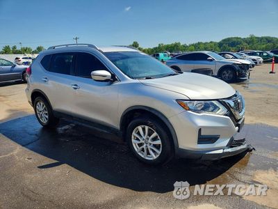 Czwarte zdjęcie samochodu z boku: 2018 NISSAN ROGUE SV VIN:KNMAT2MV8JP614042 - miniatura