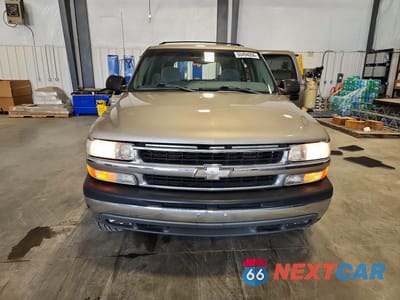 Piąte zdjęcie samochodu w środku: 2002 CHEVROLET SUBURBAN C2500 VIN:3GNGC26G52G253083 - miniatura