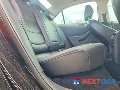 Zdjęcie 10 z 12 samochodu: 2014 VOLKSWAGEN JETTA VIN:3VWD07AJ8EM364220 - miniatura