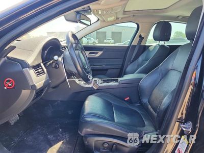 Zdjęcie 7 z 13 samochodu: 2016 JAGUAR XF PRESTIGE VIN:SAJBE4BV6GCY03822 - miniatura