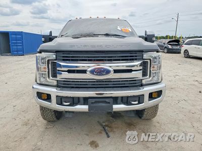 Piąte zdjęcie samochodu w środku: 2017 FORD F250 SUPER DUTY VIN:1FT7W2B69HEC66805 - miniatura